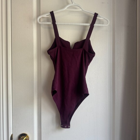 Socialite tight vneck bodysuit - Picture 4 of 5